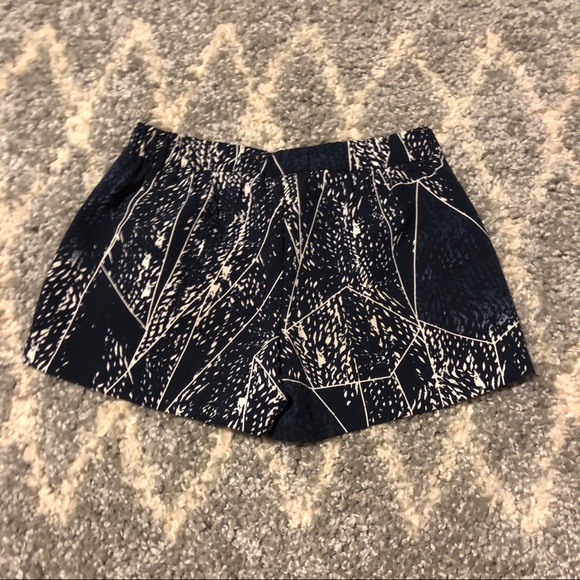 Geometric Pattern Shorts - Picture 2 of 3